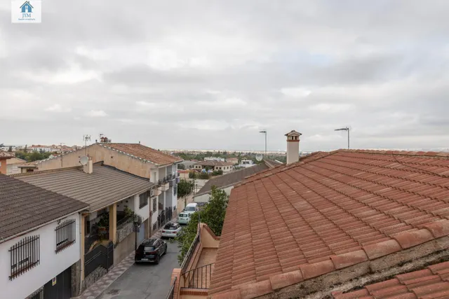 Venta de casa en La Zubia para entrar a vivir — 33
