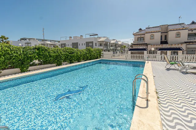 Adosado de 3 dormitorios 2 baños en Orihuela Costa ¡Tu hogar ideal en Las Chismosas! ✨ — 44