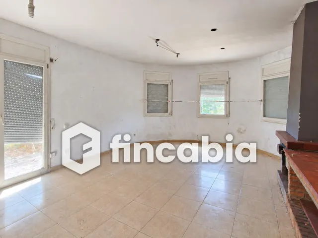 Casa independiente para reformar con jardín y garaje en Maçanet de la Selva — 29