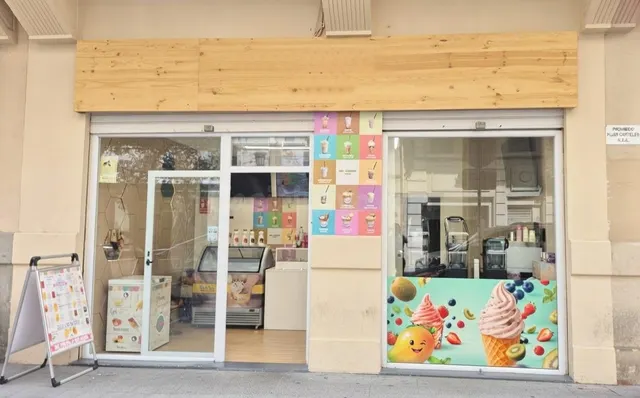 Traspaso de cafeteria - heladeria - yogurteria - zumeria en pleno centro !! excelente oportunidad !! — 2