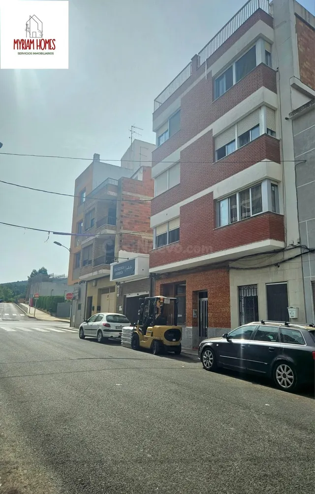 AMPLIO PISO EN VENTA EN CABANES