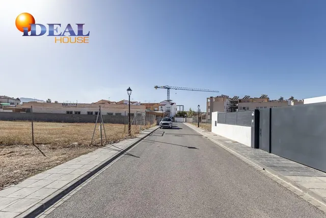 Solar de 1.175 m2 en Ogijares — 10