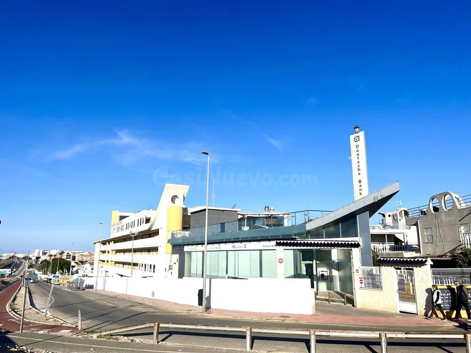 Local comercial 3 habitaciones 293m² en venta - La Mata