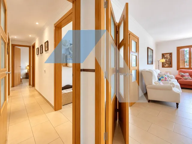 Chalet en parcela urbana con piscina privada en san vicente del raspeig — 15