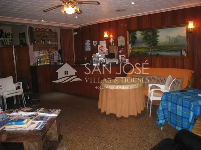VENTA DE MOTEL EN ASPE DE 32 HABITACIONES, PRECIO NEGOCIABLE — 25