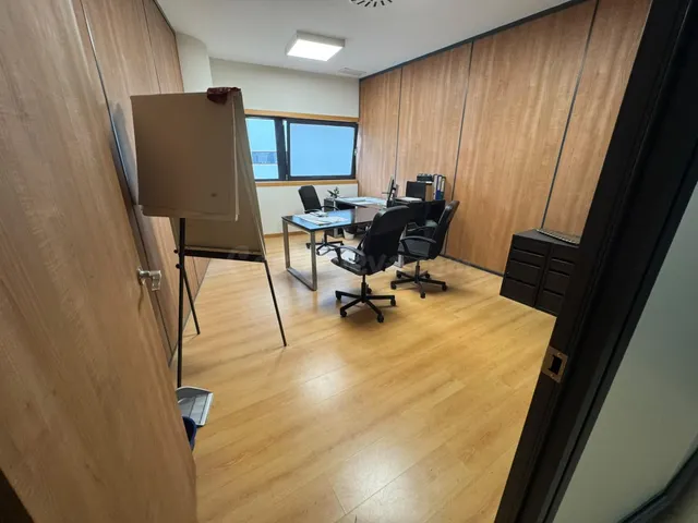 SE ALQUILAN OFICINAS EN LOS BARRIOS, AZABACHE CENTRO DE NEGO - foto 2