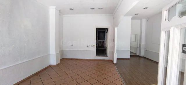 Local comercial 60m² en alquiler - Barrio de la merced - foto 3