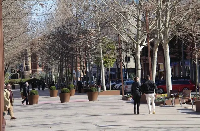 PLAZA DE APARCAMIENTO EN AVDA DR MASSANA — 8