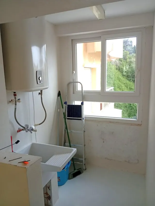 Amplio y luminoso piso de 3 dormitorio con impresionantes vistas al mar en la Carihuela, Torremolinos — 41