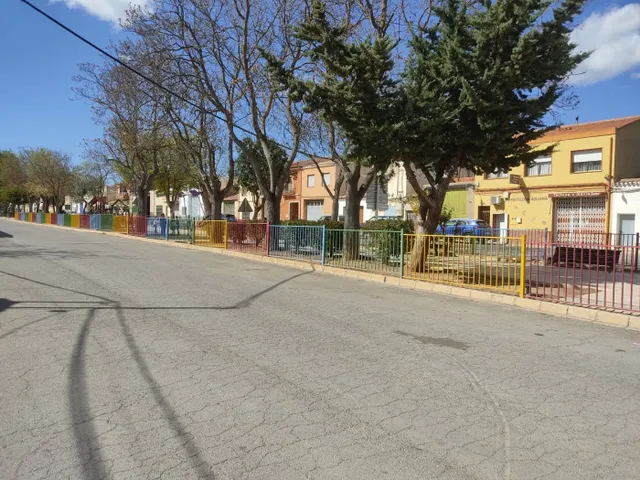 SOLAR DE 2.000 M2 EN ALPERA CON EXCELENTE UBIACION, REPARCELADO PARA LA construcción DE CASAS UNIF. — 10