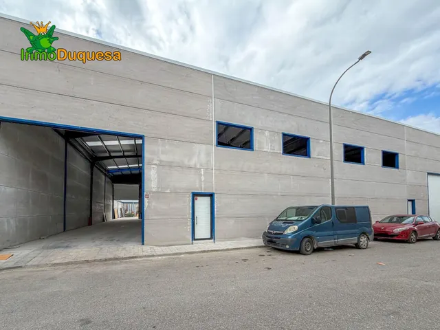 Nave industrial "NUEVA A ESTRENAR" en Atarfe. (Pol. Ind. Los Álamos). — 4