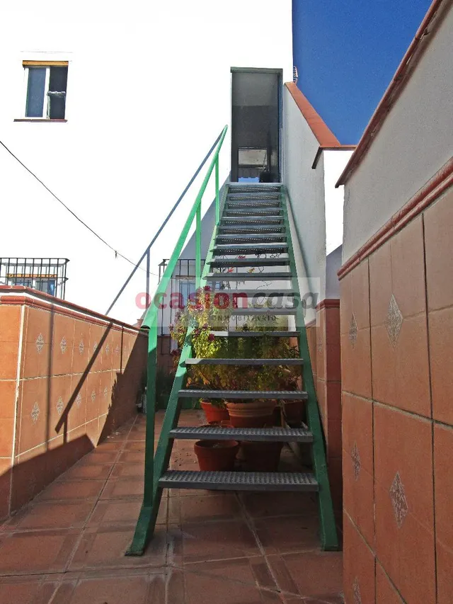 ¡GRAN CASA EN LA BARRIADA DE SANTA CRUZ! — 22