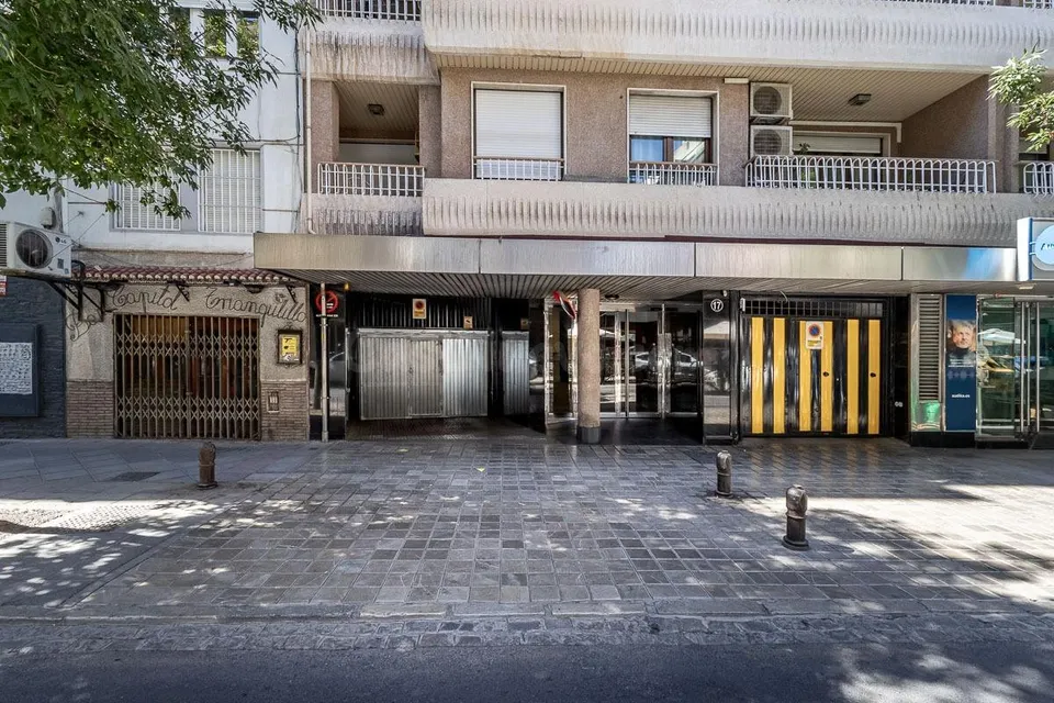 PLAZA DE GARAJE JUNTO A RECOGIDAS