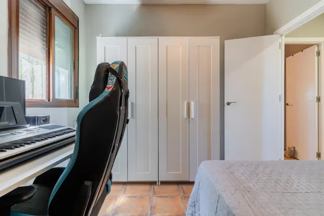 CHALET — 44