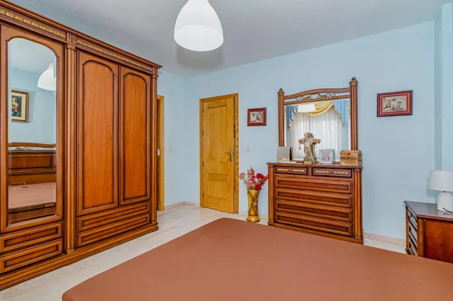 ¡AMPLIA CASA DE 4 DORMITORIOS, 3 BAÑOS Y CALEFACCIÓN CENTRAL EN LA ZUBIA! ✨ — 19