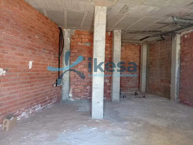 Amplio Local Comercial en Almería - Barrio San Luis - foto 4