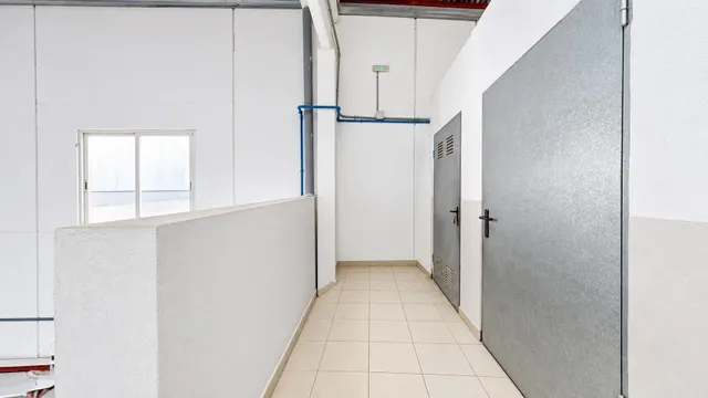 Nave junto a Mercadona en Aspe | Máxima visibilidad y potencial comercial — 16