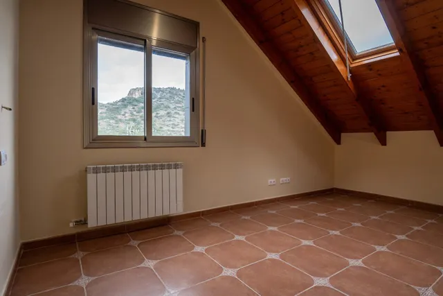 Casa con piscina y vistas a la montaña en Mas Borràs — 34