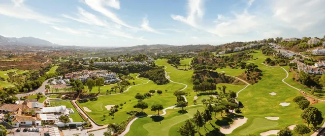 Exclusivo Ático Dúplex en Primera Línea de Golf | 215,51 m2 de Lujo, Vistas Abiertas y Solárium Privado — 35