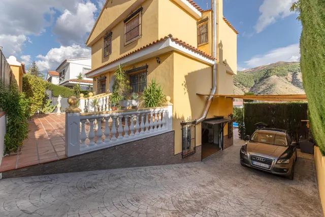 Chalet con piscina y jardín a solo 10 minutos de Granada — 20