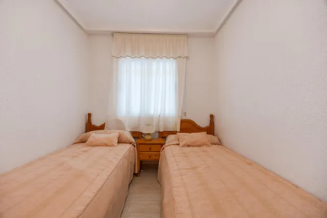 Apartamento de 2 dormitorios y piscina comunitaria en Playa del Cura — 17