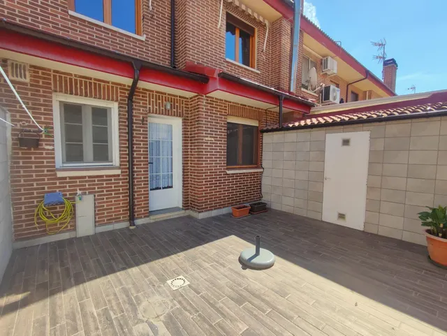 Chalet adosado en Paseo de la Democracia — 22