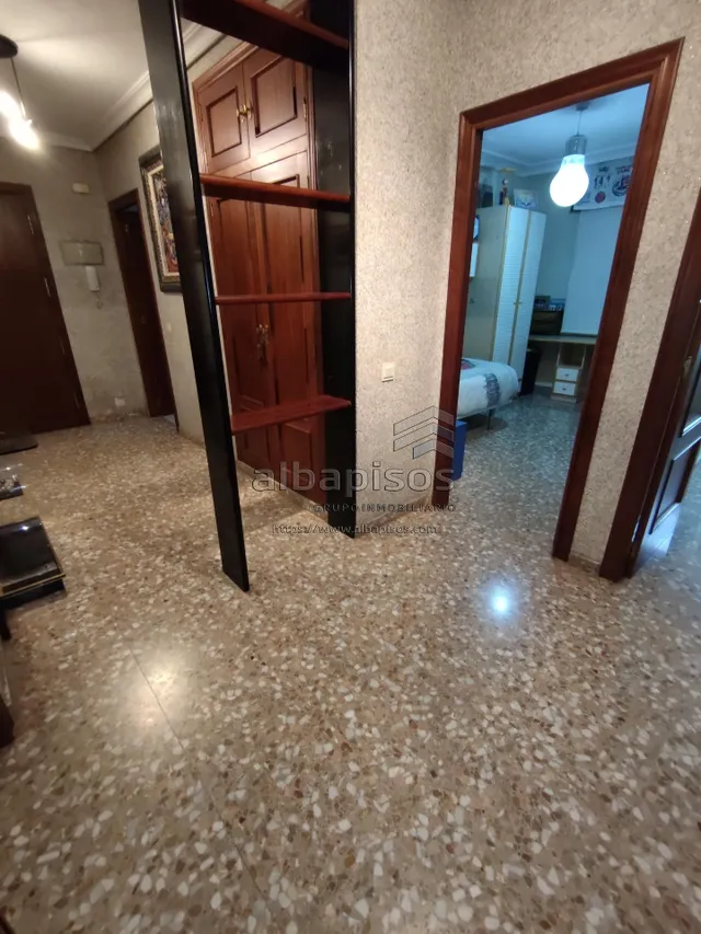 PISO DE CUATRO habitaciones SIN ASCENSOR. MUY BUENA ZONA — 18