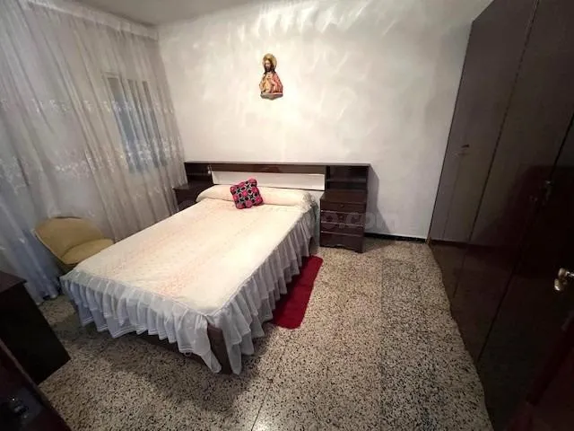 PISO  CON PARKING EN VENTA EN ESPLUGUES , C/ VIDAL I RIBAS — 5