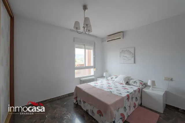 Se Vende amplio piso en  zona Villarejo, con Terraza y Vistas Despejadas — 48
