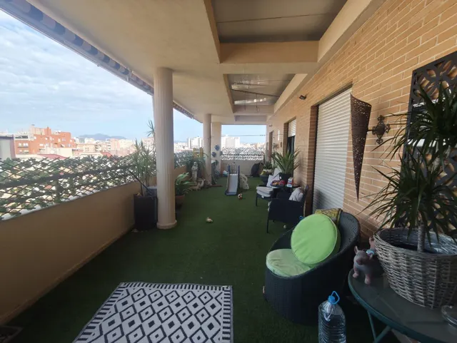 ÁTICO EN ALICANTE CON GRAN TERRAZA - foto 3