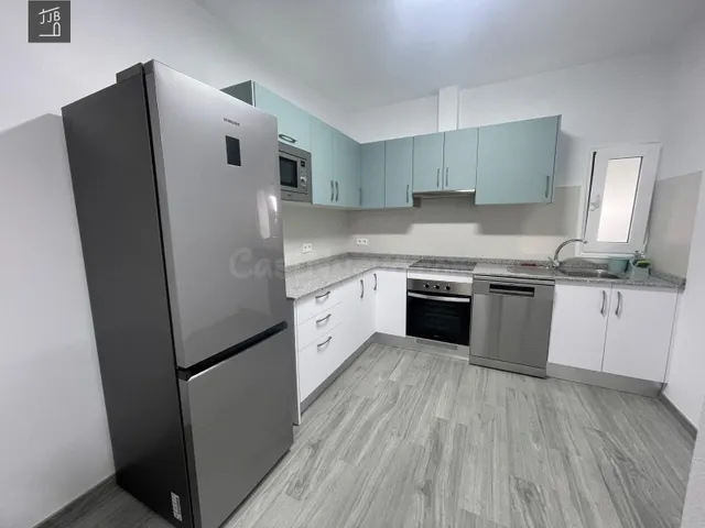 ¡A ESTRENAR! Moderno piso con terraza en Geneto – Todo inclu - foto 5