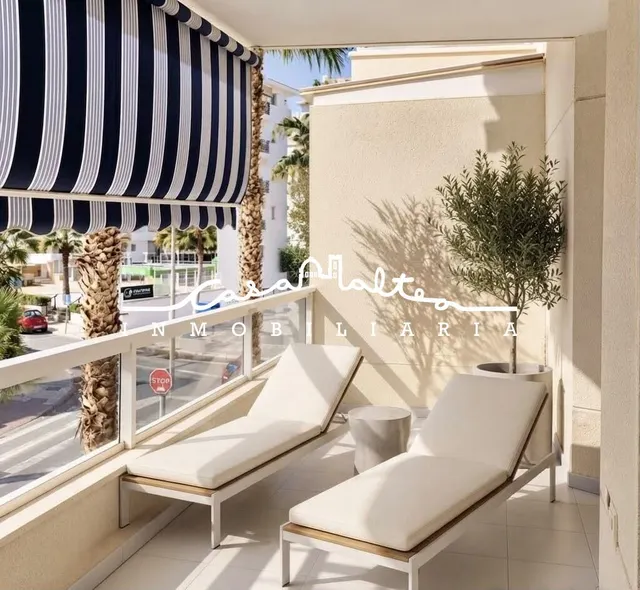 Apartamento de 2 dormitorios con terraza y piscina en el centro de El Albir — 10
