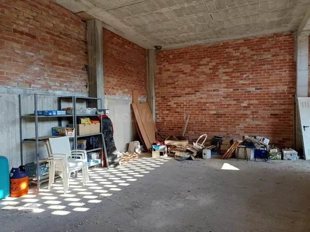 LOCAL COMERCIAL EN ALQUILER O VENTA — 2
