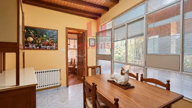 Casa de tres plantas con terraza y garaje amplio cerca del pazo de bentraces — 21