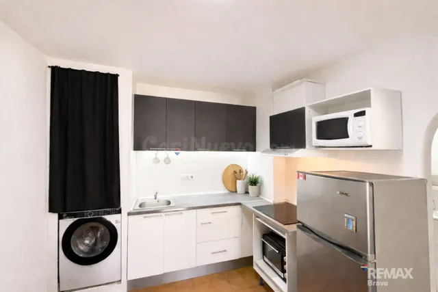 Empuriabrava | Elegante apartamento reformado con vistas al  - foto 4