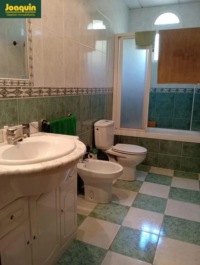 Espectacular chalet urbano con piscina y casa de invitados en Los Encinares de Alcolea. — 14