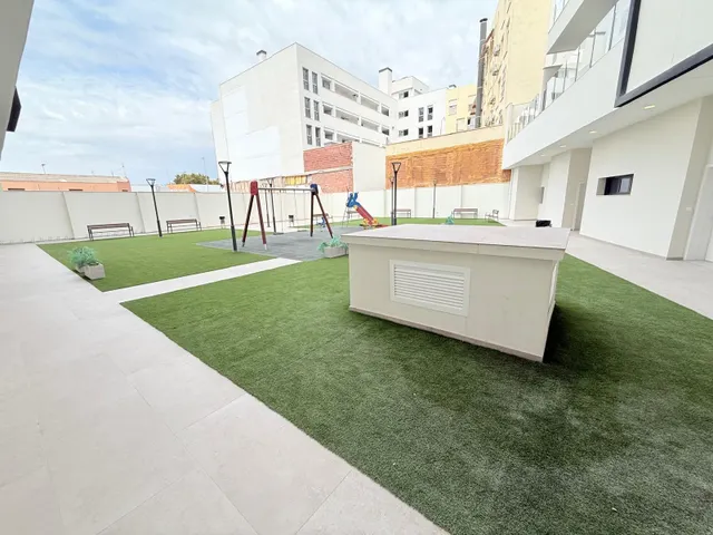 Luminoso apartamento semi-nuevo con terraza, piscina y parking — 44