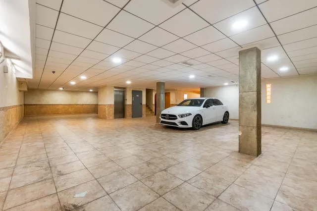 Impresionante villa de 620 metros con piscina, sotano, bodega y GYM!!! — 11