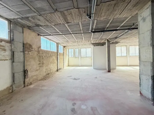 Local comercial 2800m² en venta - Estacion de autobuses — 29