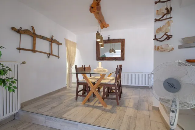 VILLA DE LUJO COMPUESTA POR 3 APARTAMENTOS INDIVIDUALES, TODO DE PRIMERA CALIDAD CON VISTAS AL MAR — 29