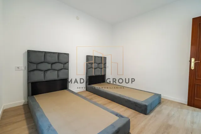 Exclusiva vivienda de 4 dormitorios, totalmente reformada, a 550m del puerto y la playa de Cambrils. — 17