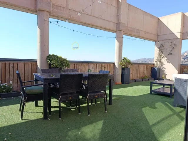 Ático de 4 dormitorios, 3 terrazas y piscina, a la venta en  - foto 3