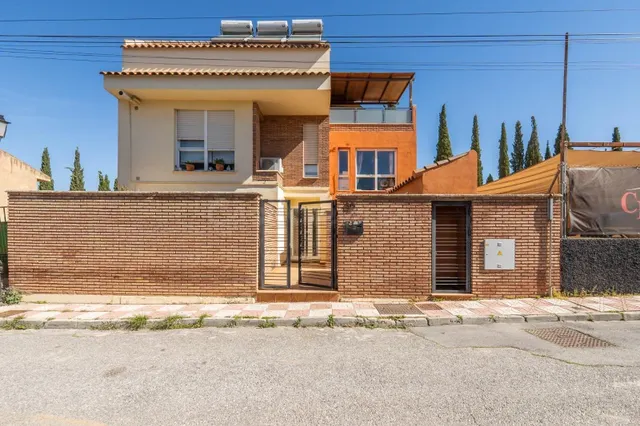 PISO A LA VENTA EN LA ZUBIA CON TERRAZAS, CAOCHERA Y TRASTER