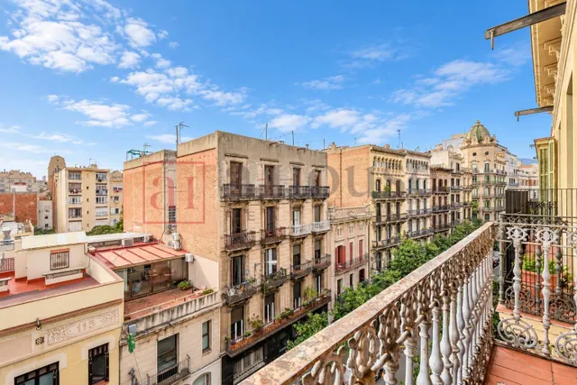 Piso listo para entrar a vivir con balcón y doble orientación en vila de gràcia — 5