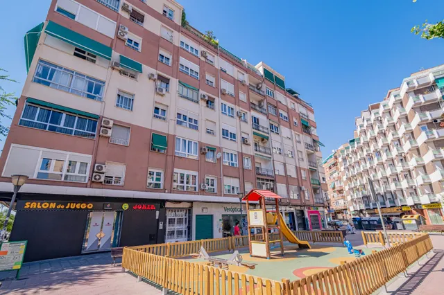 Oportunidad Única: Amplio Piso para Reformar en Camino de Ronda ✨ — 34