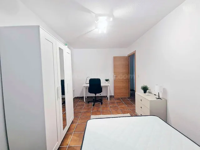 ESTUDIANTES, ALQUILER DE ÚLTIMA HABITACIÓN A 500€ EN VILLANU - foto 3