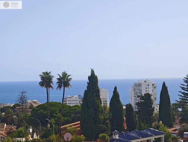 Piso reformado con vistas al mar, terraza y piscina en Benalmádena — 3