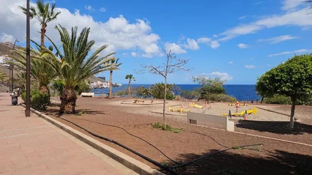 Oportunidad. Radazul Bajo -- Lote de 9 Plazas de Garaje — 7