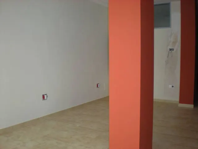 local comercial totalmente nuevo, preparado para instalar cualquier negocio junto a la playa — 6