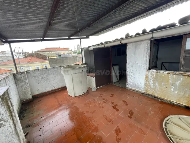 EDIFICIO EN VENTA EN EL CENTRO DE MONTÁNCHEZ